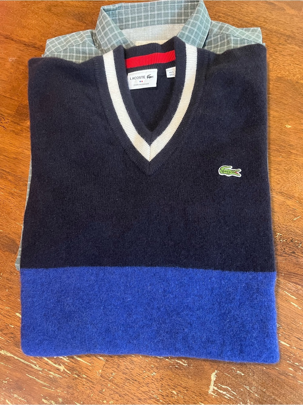 Lacoste Cole-V Sweatshirt 
Excellent Condition